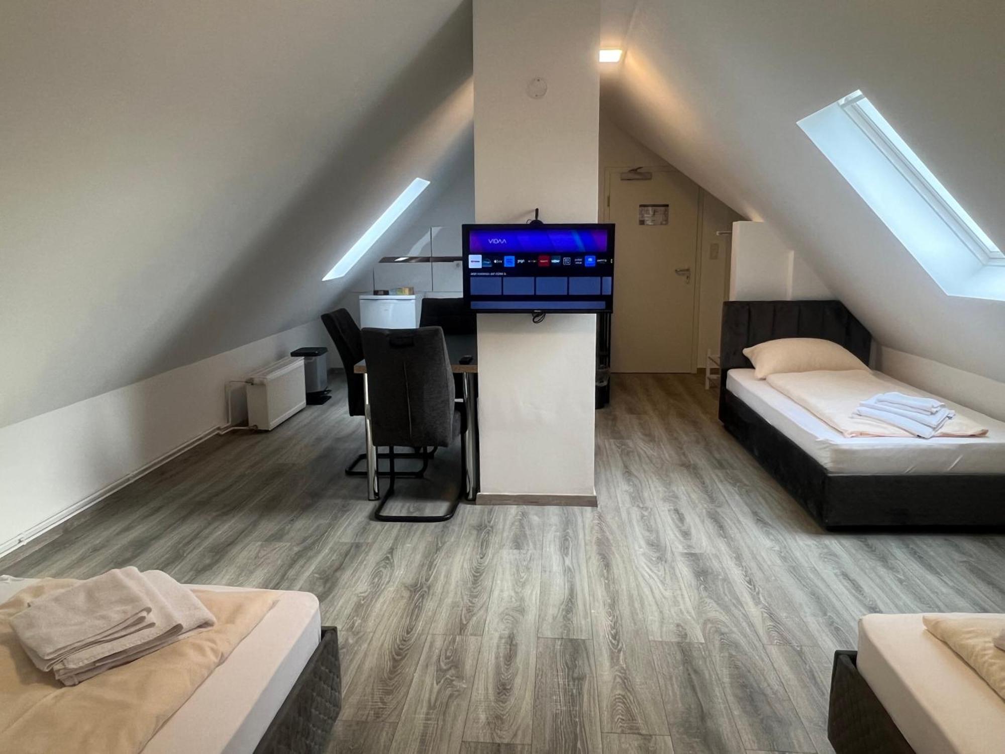 Durmaz Hotel Hannover Exterior photo