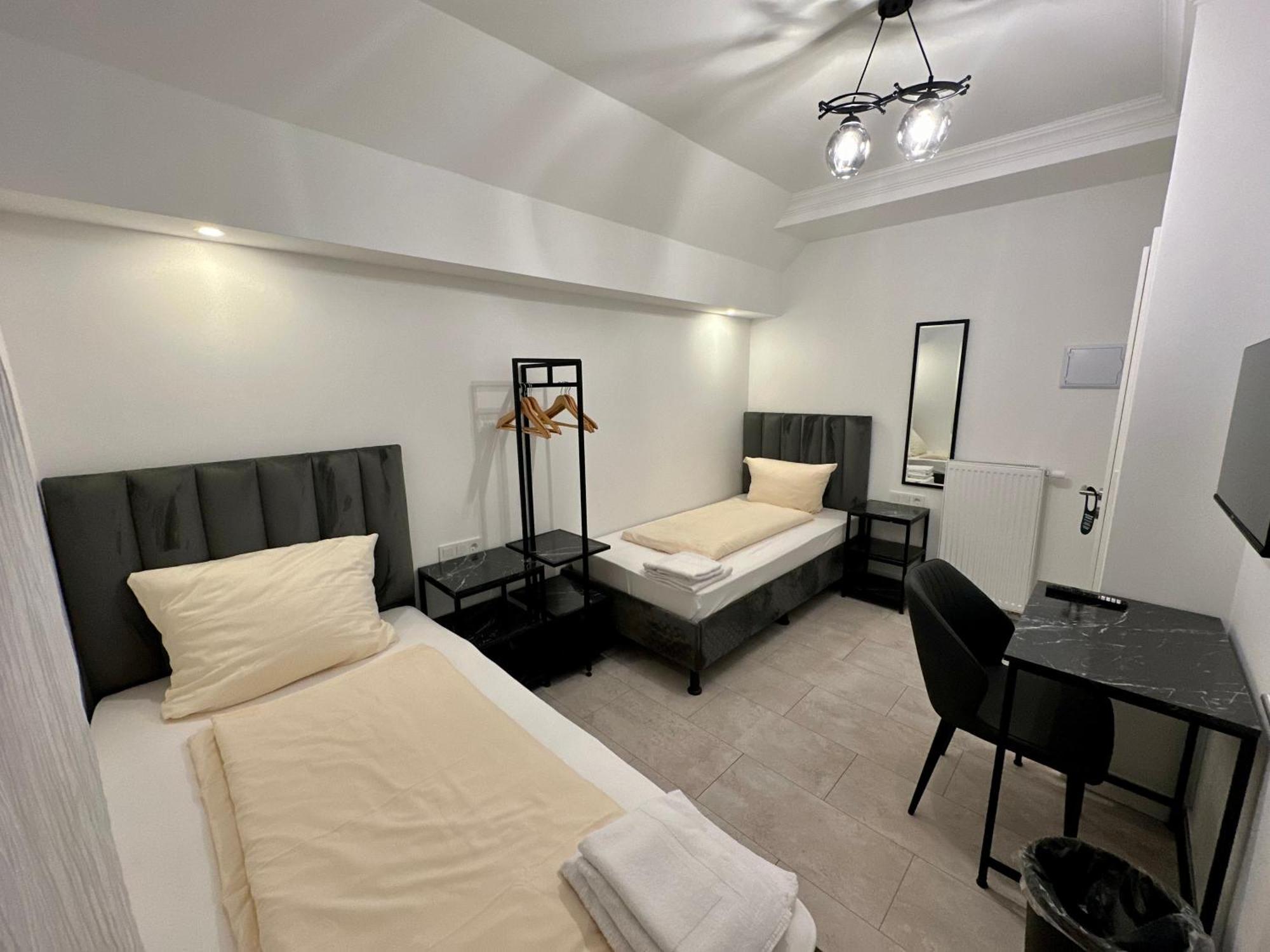Durmaz Hotel Hannover Exterior photo