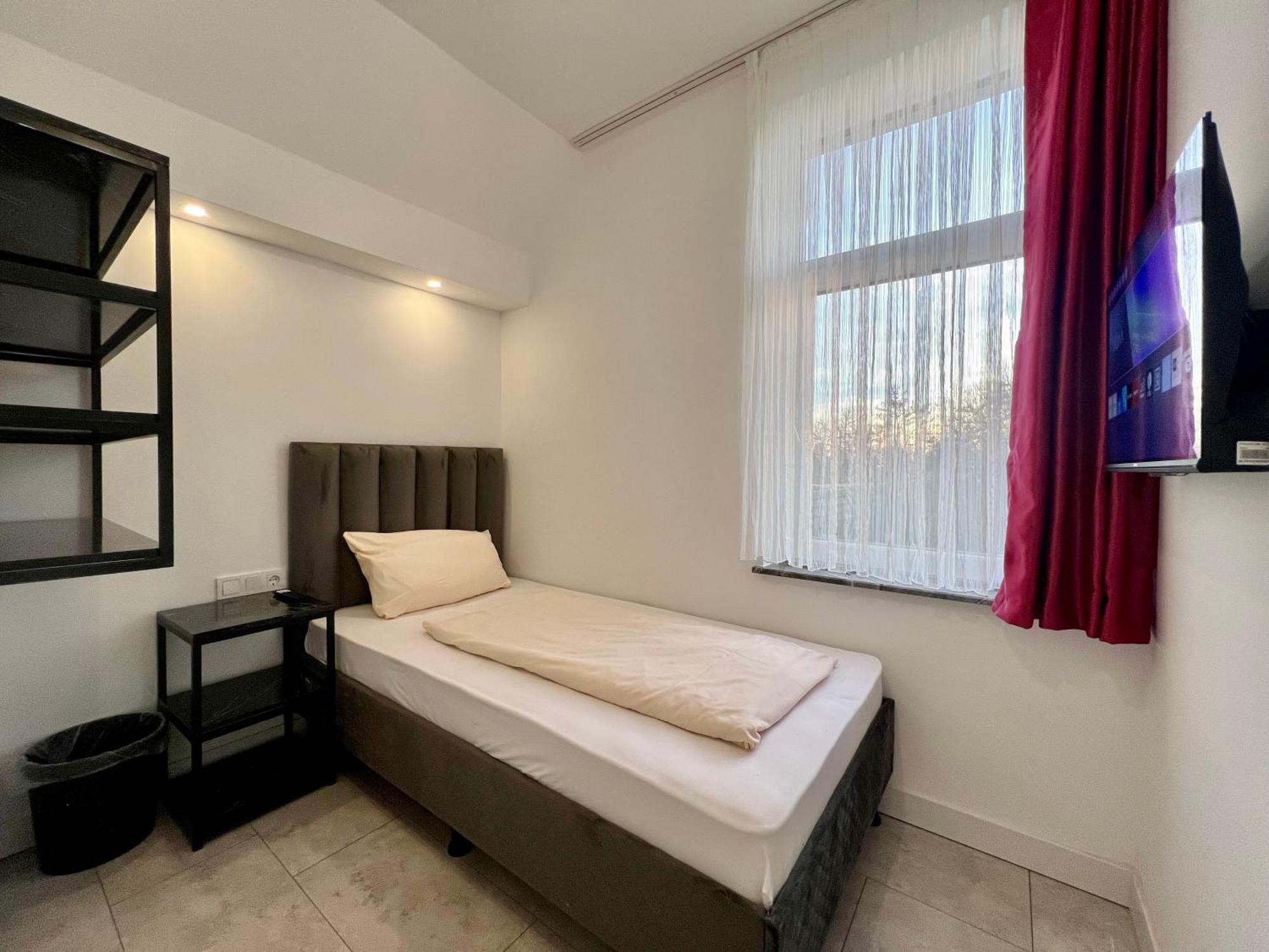 Durmaz Hotel Hannover Exterior photo