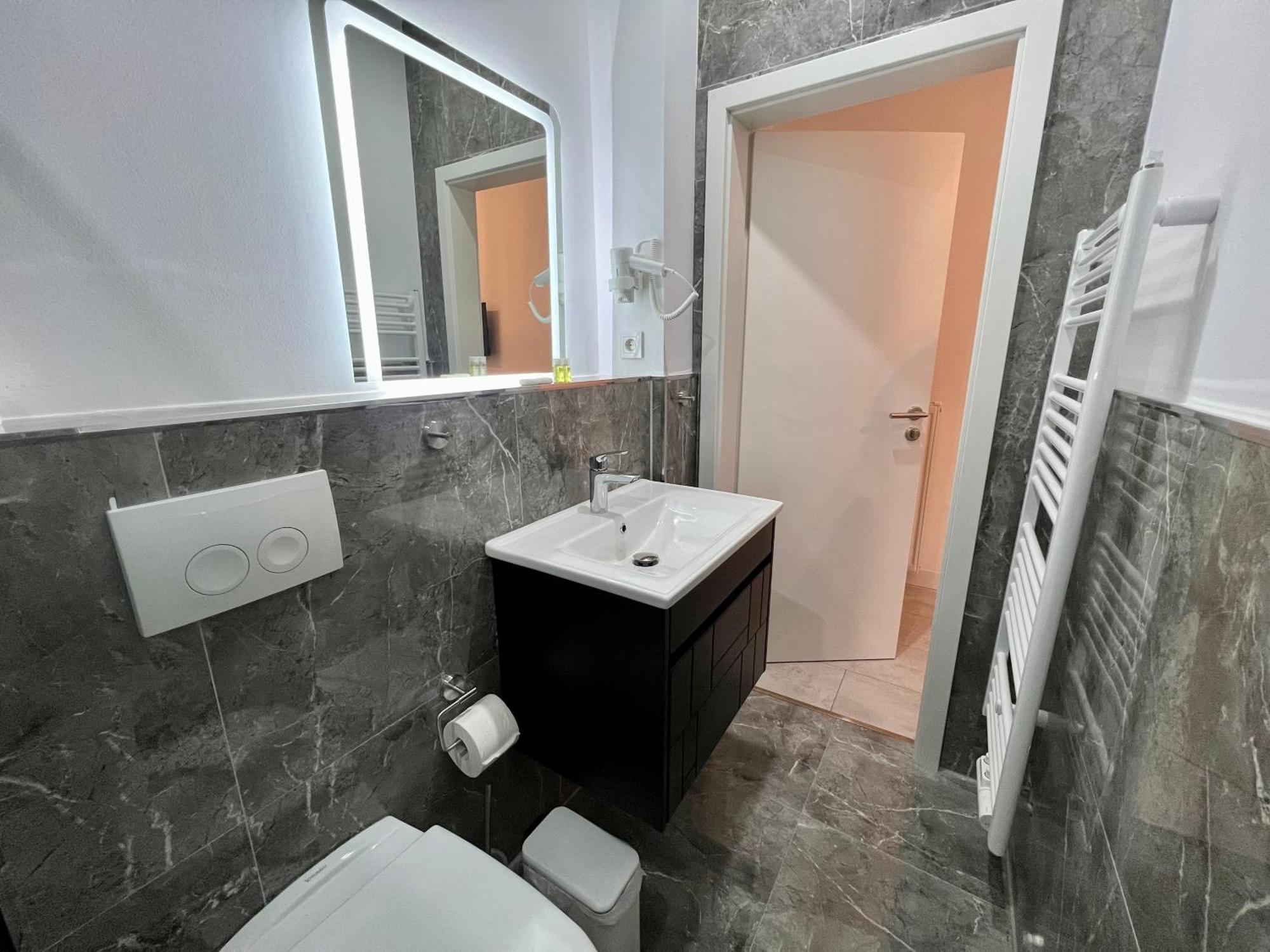 Durmaz Hotel Hannover Exterior photo